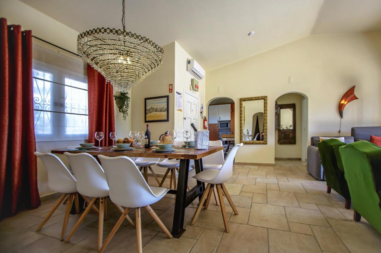 Villa Yvonne,Private Pool,Private Parking 1,7 Km From The Beatch 阿尔布费拉 外观 照片
